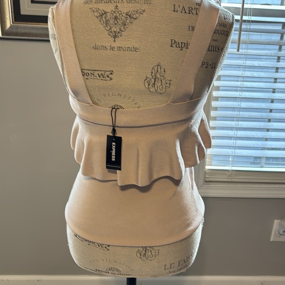 Express Top - Picture 2 of 5